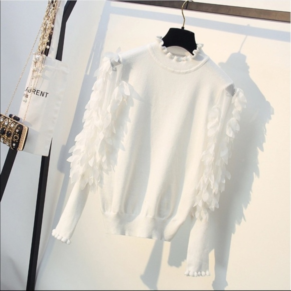 New! Gorgeous Feminine Petal Sleeve Ruffle Sweater - Picture 8 of 8
